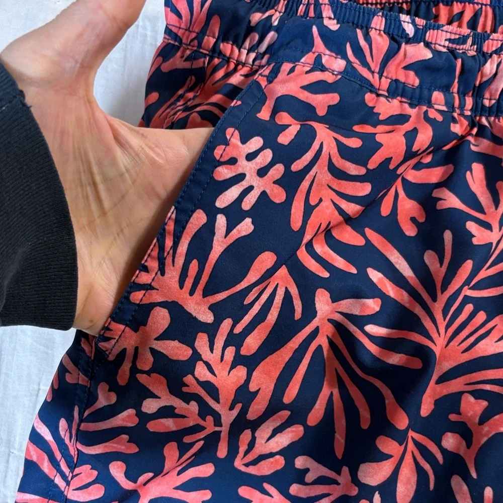 Men’s J. Crew Coral Branch Print Swim Trunks‎ Navy & Pink Size Large